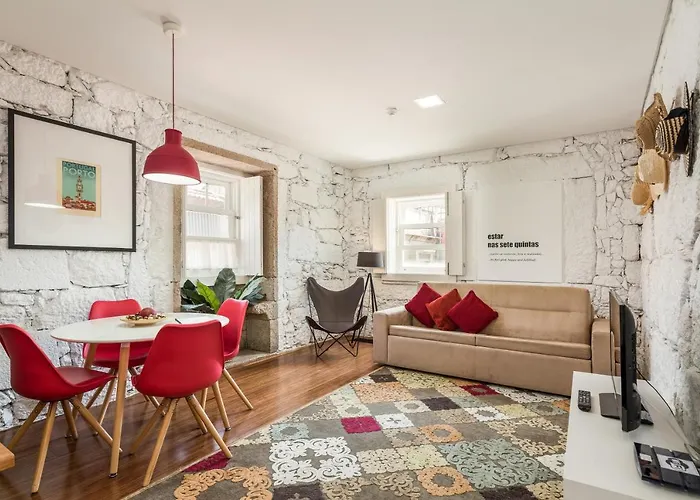 Clerigos Design By Hosty