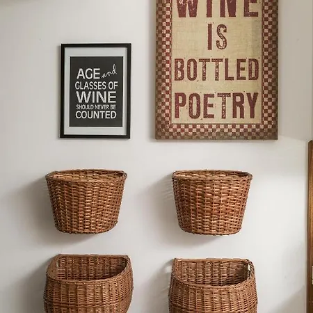 Clerigos Design By Hosty