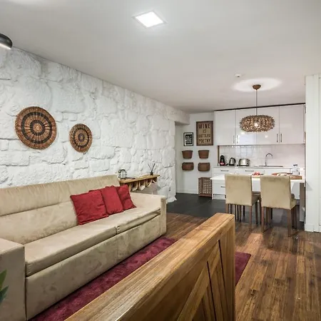 Clerigos Design By Hosty *