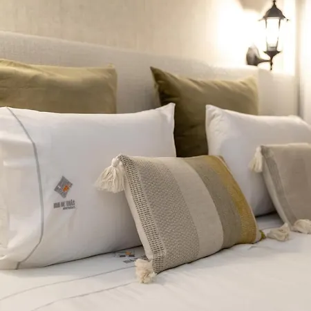 Clerigos Design By Hosty