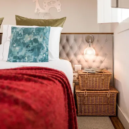 Clerigos Design By Hosty *