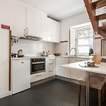 Apartment Clerigos Design By Hosty *