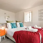 Apartment Clerigos Design By Hosty Porto