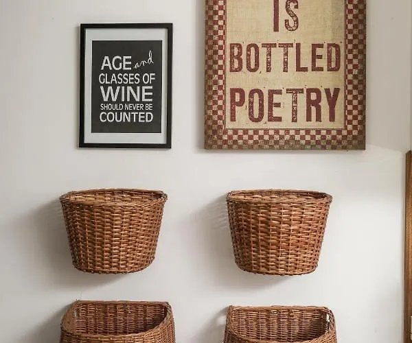 Clerigos Design By Hosty